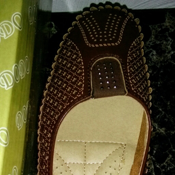 NEW! CUTE! FLAT BROWN LOAFERS! - Picture 4 of 8